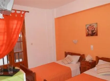 Nostalgo Guest house Skiathos Town